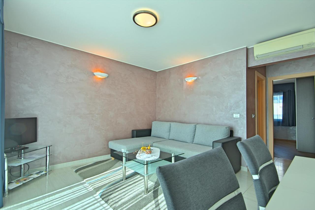 Apartments Riva-Interauto أوماغ المظهر الخارجي الصورة