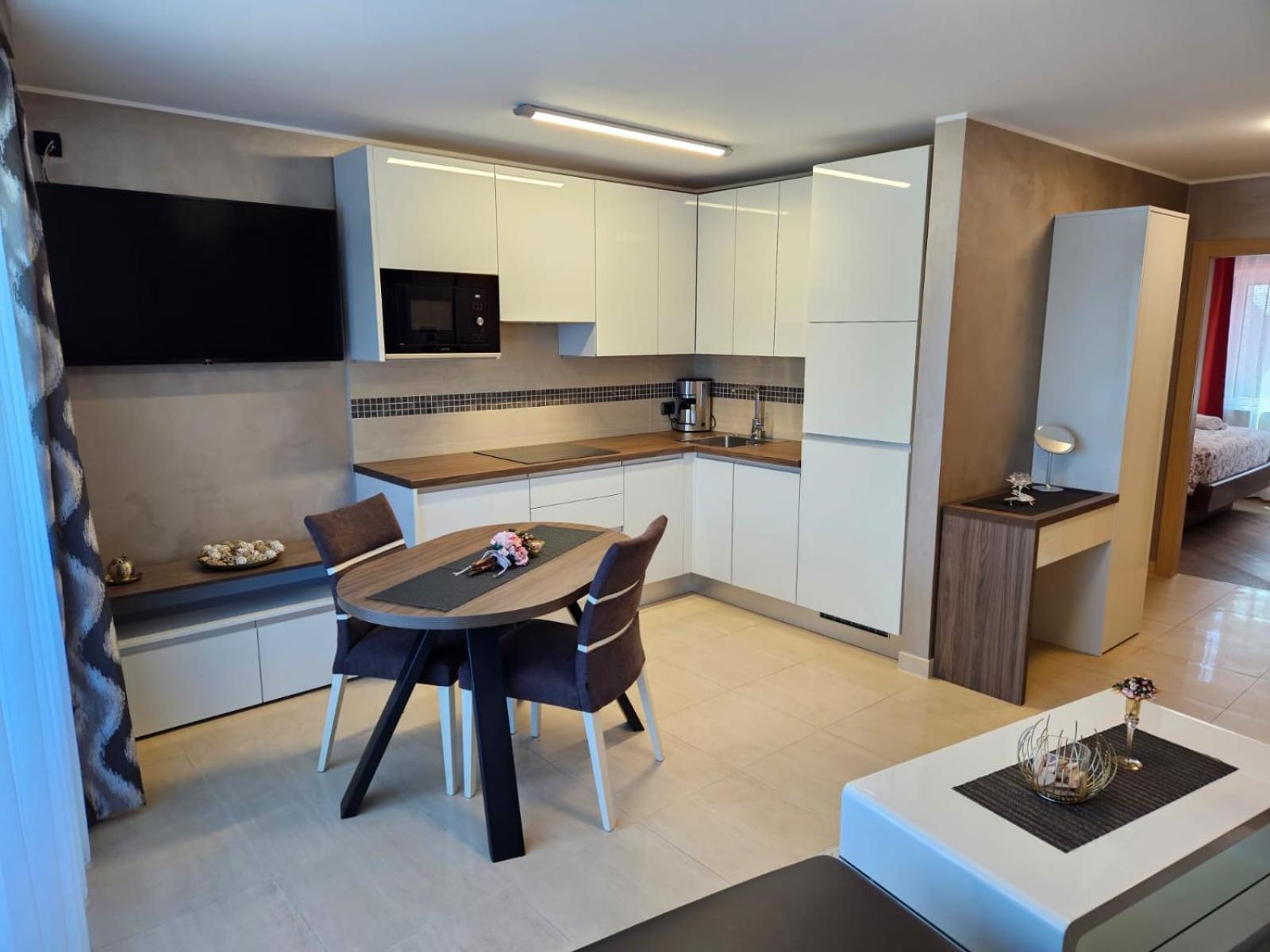 Apartments Riva-Interauto أوماغ المظهر الخارجي الصورة