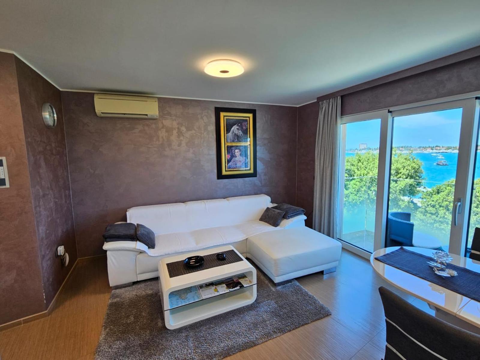 Apartments Riva-Interauto أوماغ المظهر الخارجي الصورة